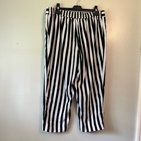Worthington black and white vertical stripe pull on tie waist pants 10 petite - Picture 6 of 7